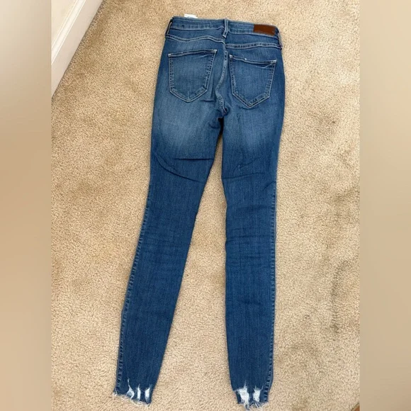 Hollister Skinny Blue Jeans with Tapered Fit - Picture 2 of 3